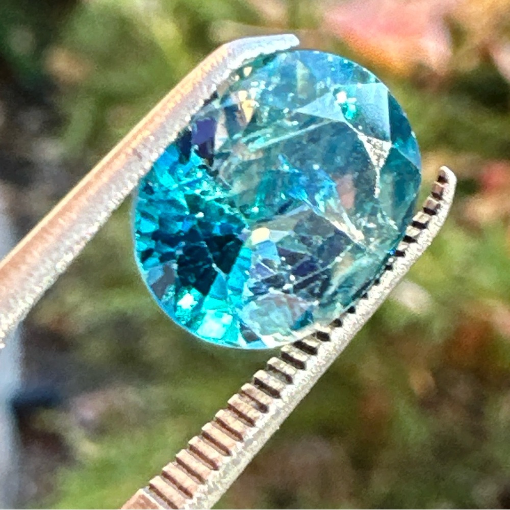 4.43 Crt Natural Zircon Faceted Gemstone - Picture 12 of 17